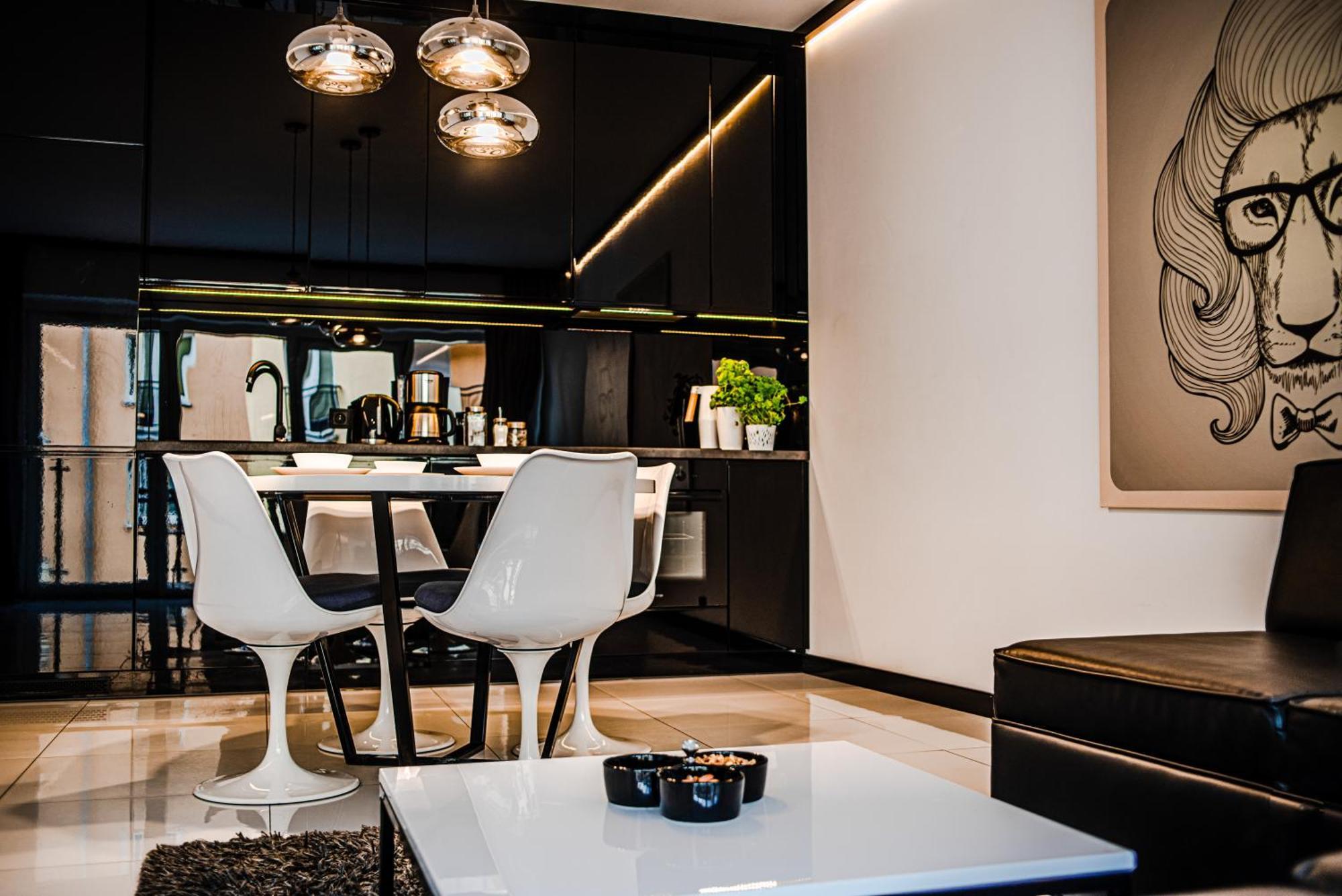 Apartamenty Homely Place Serce Poznania - Stary Rynek - Parking الغرفة الصورة