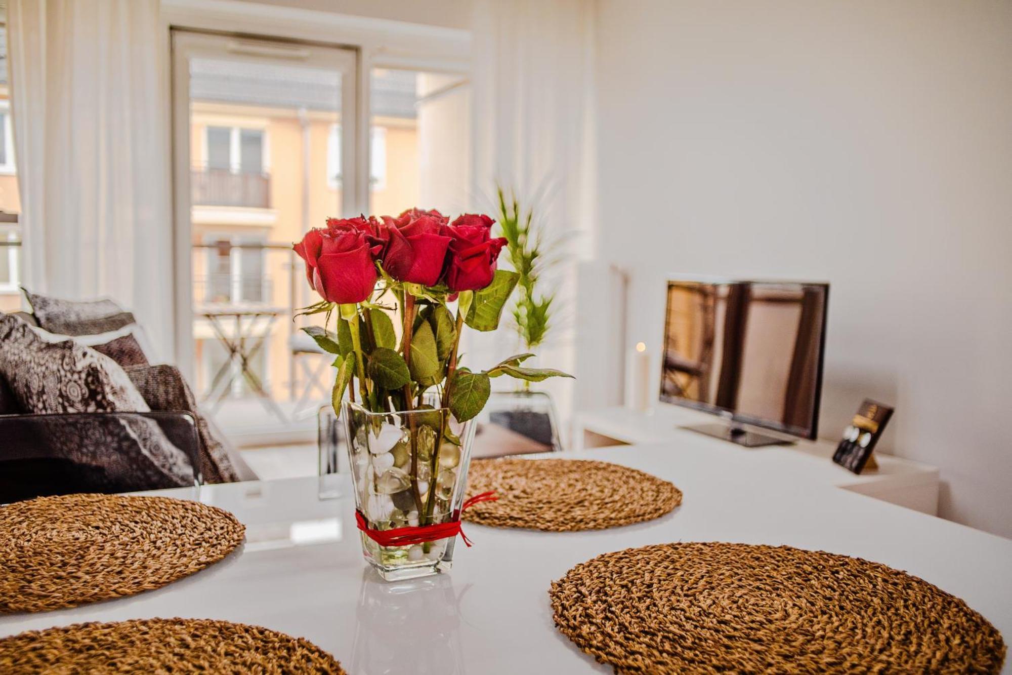 Apartamenty Homely Place Serce Poznania - Stary Rynek - Parking الغرفة الصورة