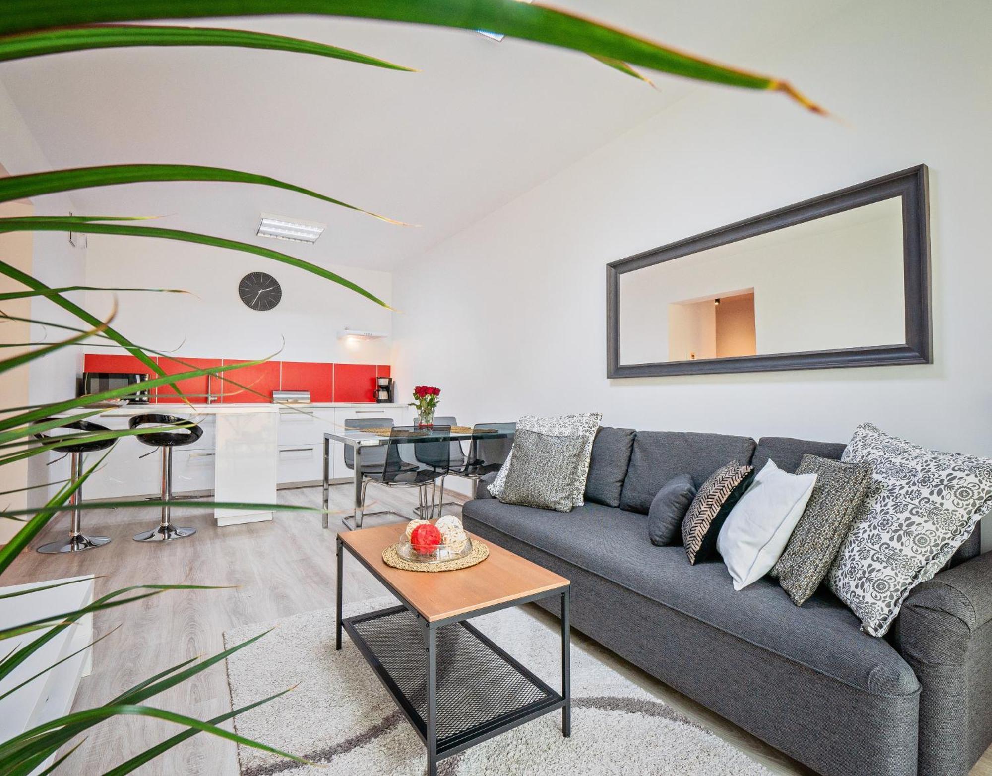 Apartamenty Homely Place Serce Poznania - Stary Rynek - Parking الغرفة الصورة