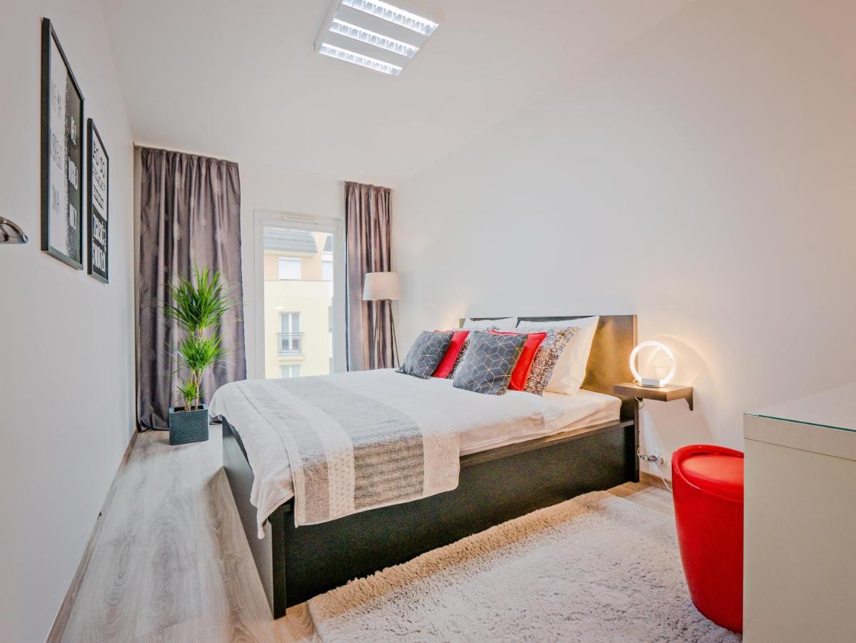 Apartamenty Homely Place Serce Poznania - Stary Rynek - Parking الغرفة الصورة